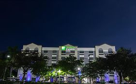 Holiday Inn Express And Suites Fort Lauderdale Airport West By Ihg